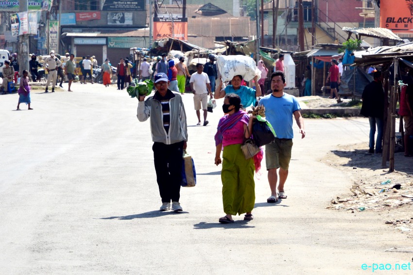 COVID-19 :: Shopping during Curfew Relaxation  at  Khurai Lamlong, Hatta, Konung Mamang in Imphal :: March 30 2020